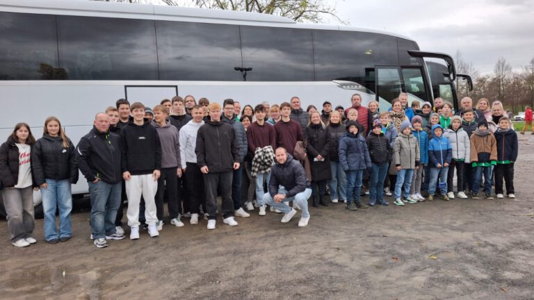 Mehr über den Artikel erfahren Ein unvergesslicher Handballtag in Leipzig!